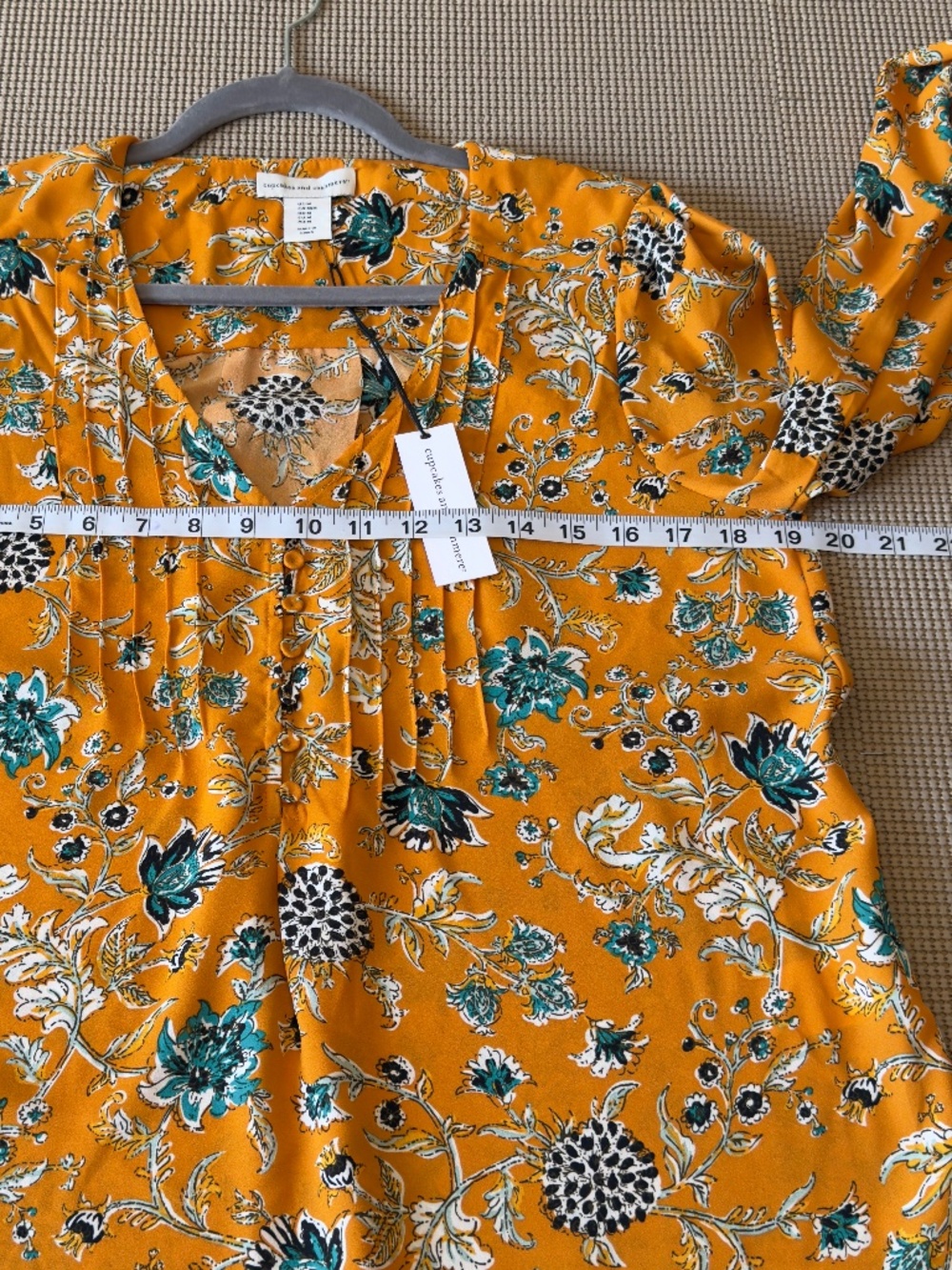 CUPCAKES & CASHMERE blouse long bishop sleeve floral pattern half button size M - Picture 5 of 15